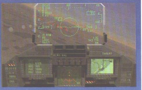 Cockpit-ul cu HUD și radarul în colțul din dreapta