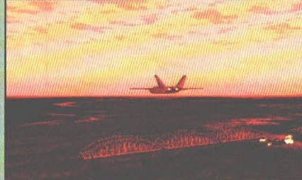 F-22 în zbor peste mare, la apus