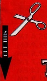 Marcajul de decupare din marginea stângă: o foarfecă albă și o săgeată neagră îndreptată în jos, cu textul „CUT THIS” cules rotit 90° (se citește de jos în sus) pe corpul săgeții