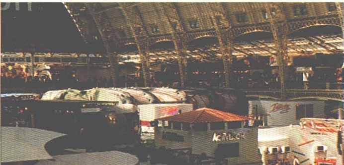 Hala expoziției ECTS'97, cu standurile văzute de sus