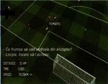 Reluarea unei lovituri libere (jucătorul „POMARIO”), cu banda de statistici „DISTANCE 12.4M / TIME 0.56S / SPEED 78.05KM/H” și legenda tipărită pe imagine: „- Ce frumos se văd umbrele din elicopter! - Liniște, încerc să-l ochesc.”