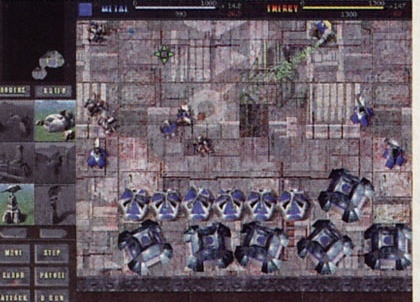 Screenshot Total Annihilation: vedere de sus asupra unei baze cu unități robotice aliniate
