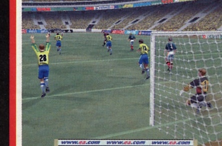 Screenshot World Cup '98: scenă de meci de fotbal, jucător sărbătorind un gol