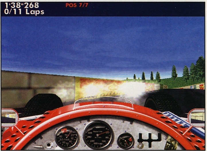 Sus: Cursă la bordul unei mașini de formula 1 de epocă. Senzația de viteză este de nota 11.